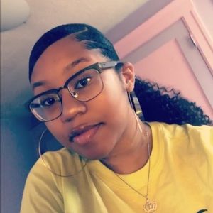 Meet your Posher, Akayla